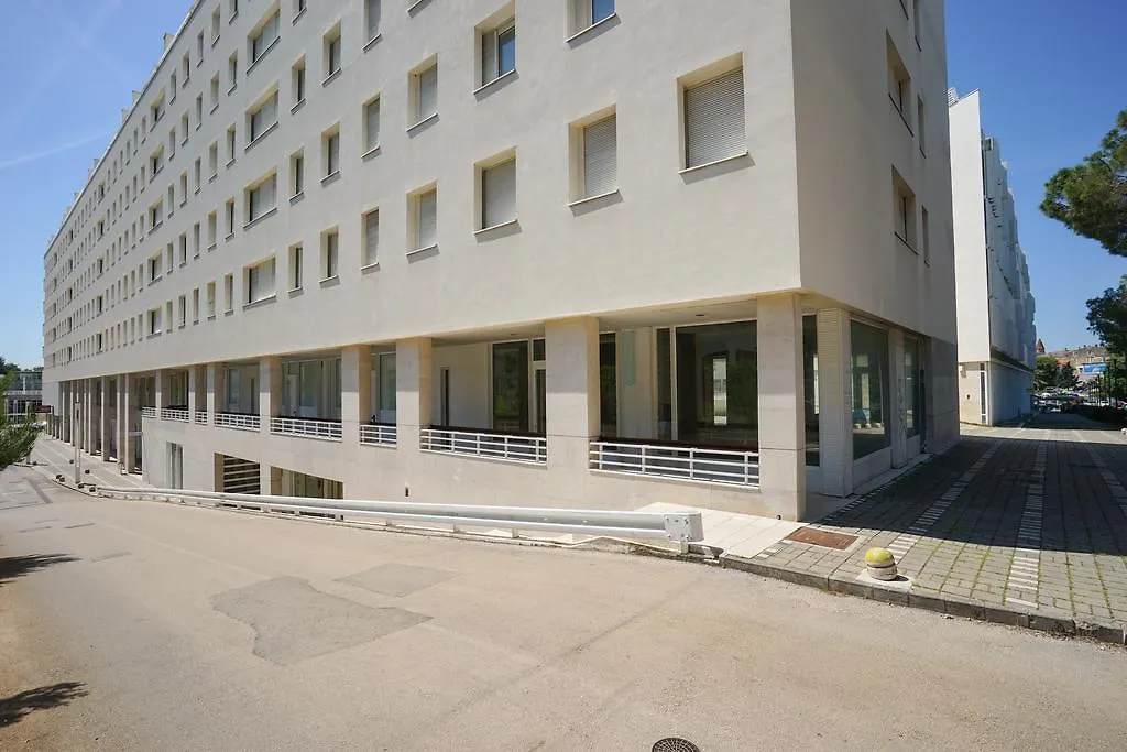 Destino City Apartments 0*, Задар
